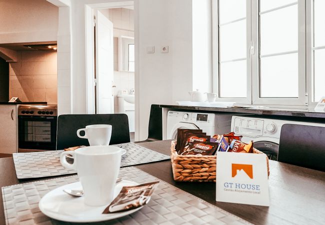  Agréable table á manger pour dîner sans sortir de l'appartement